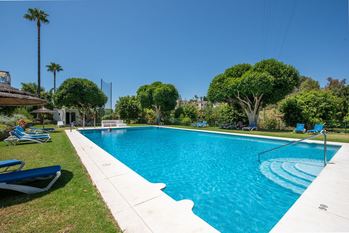 3 Bed Apartment for sale in Benahavís Costa Del Sol, Málaga, Spain