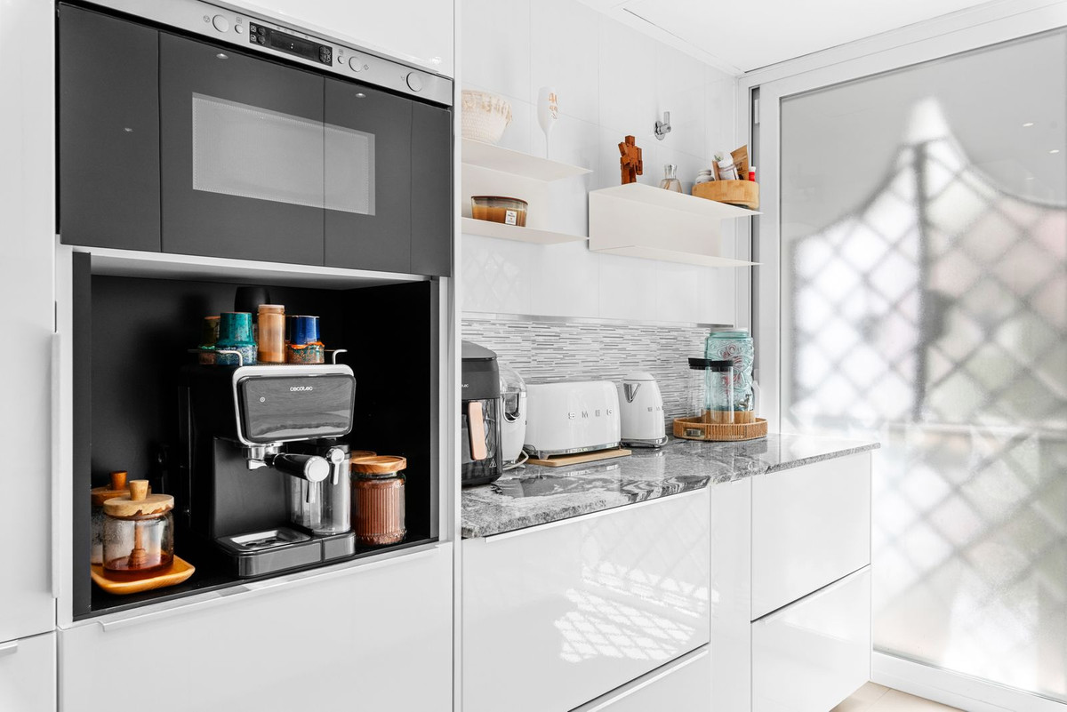 3 Bed Apartment for sale in Benahavís Costa Del Sol, Málaga, Spain