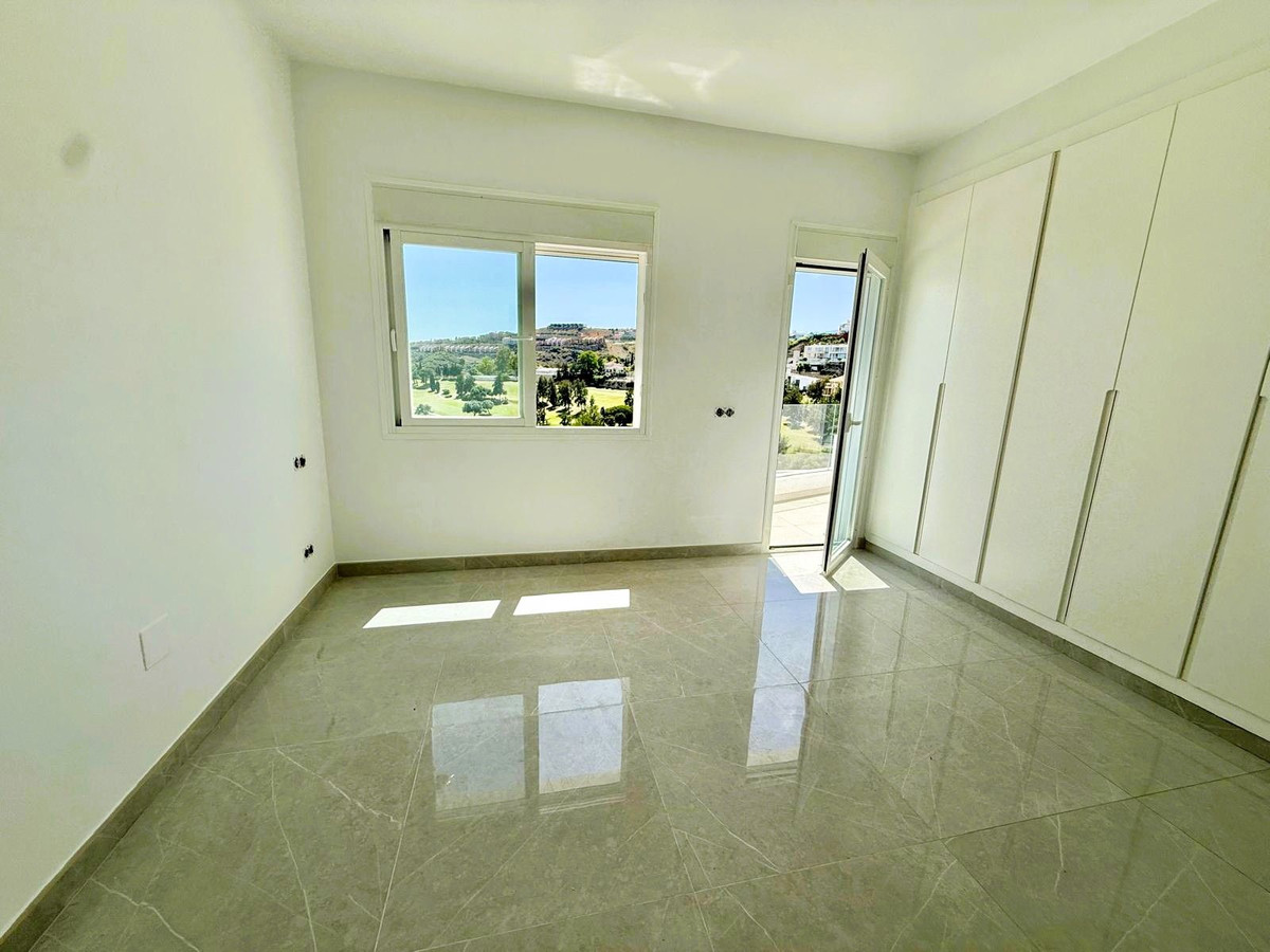 5 Bed Townhouse for sale in Benahavís Costa Del Sol, Málaga, Spain