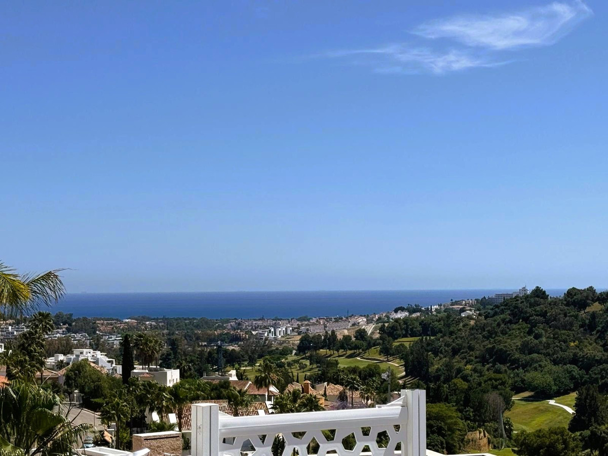 5 Bed Townhouse for sale in Benahavís Costa Del Sol, Málaga, Spain
