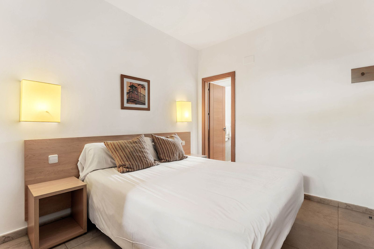 Se vende Apartamento Planta Media de 2 dormitorios en Costa Del Sol, Málaga, España