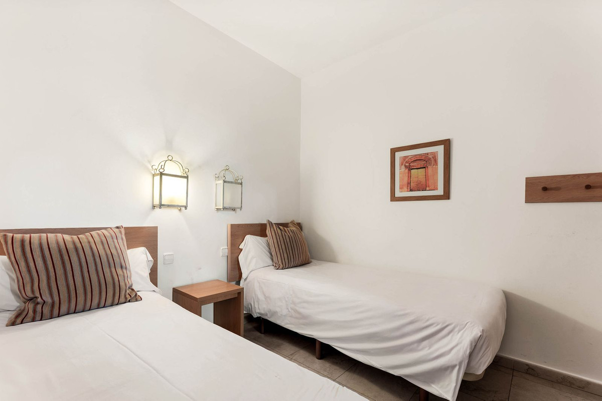Se vende Apartamento Planta Media de 2 dormitorios en Costa Del Sol, Málaga, España
