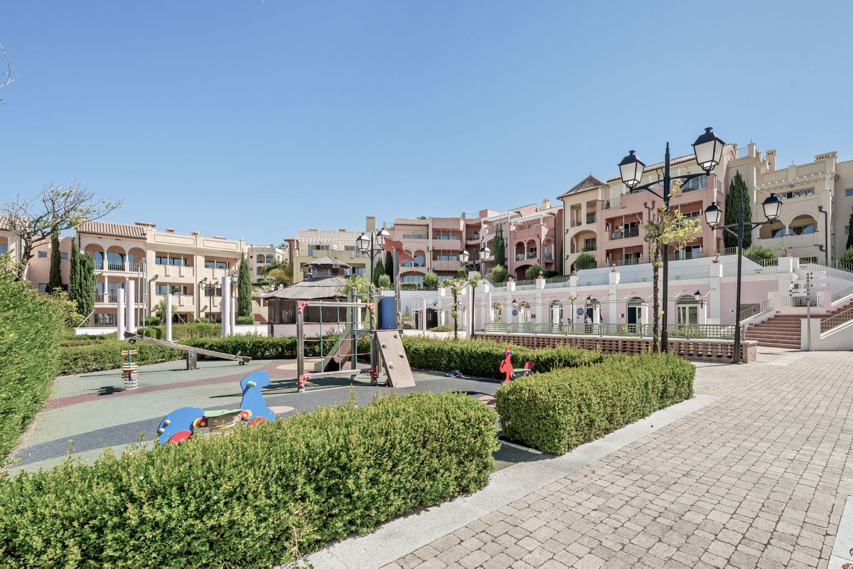 Se vende Apartamento Planta Media de 2 dormitorios en Costa Del Sol, Málaga, España