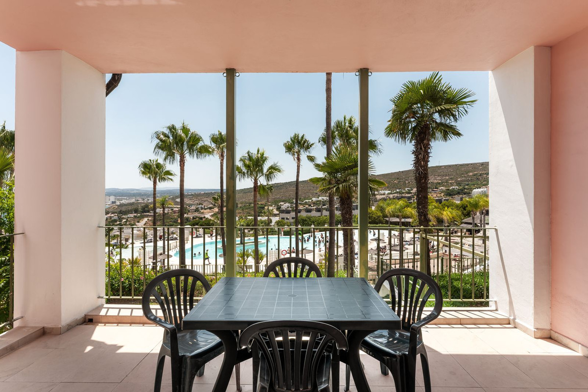 Se vende Apartamento Planta Media de 2 dormitorios en Costa Del Sol, Málaga, España