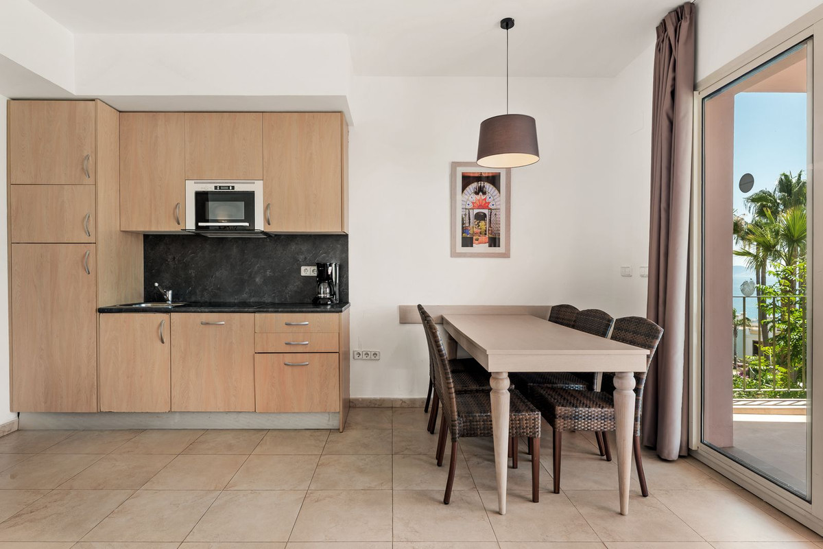 Se vende Apartamento Planta Media de 2 dormitorios en Costa Del Sol, Málaga, España