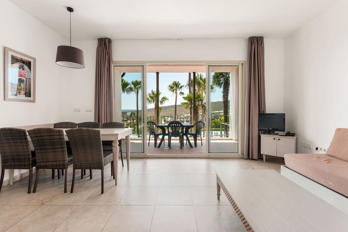 Se vende Apartamento Planta Media de 2 dormitorios en Costa Del Sol, Málaga, España