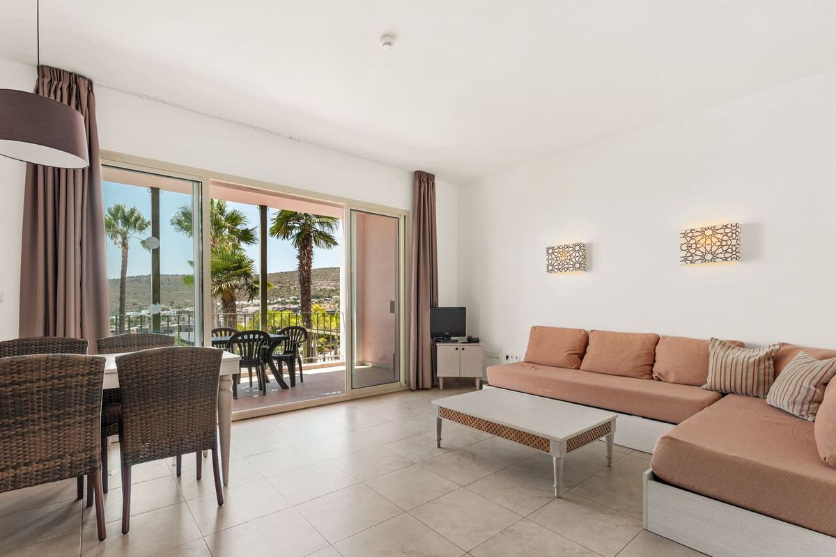 Se vende Apartamento Planta Media de 2 dormitorios en Costa Del Sol, Málaga, España