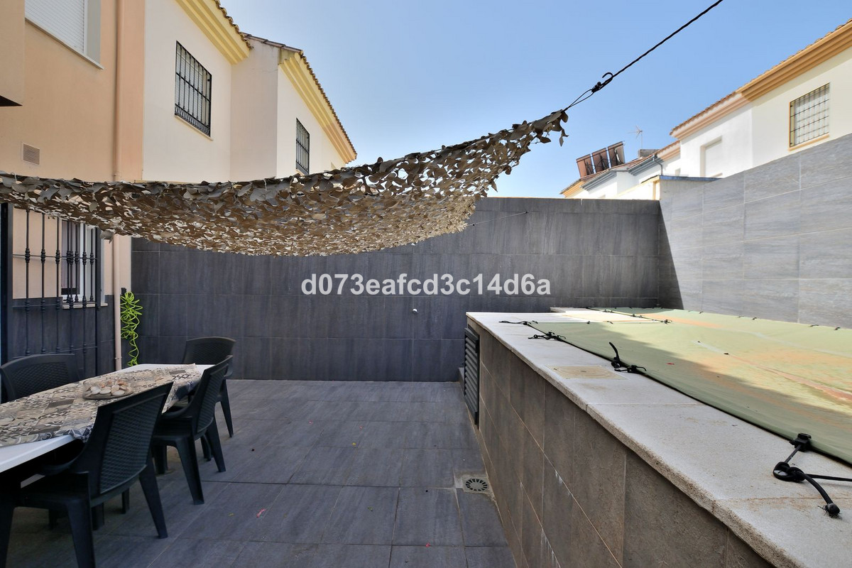 3 Bed Townhouse for sale in Ronda Costa Del Sol, Málaga, Spain