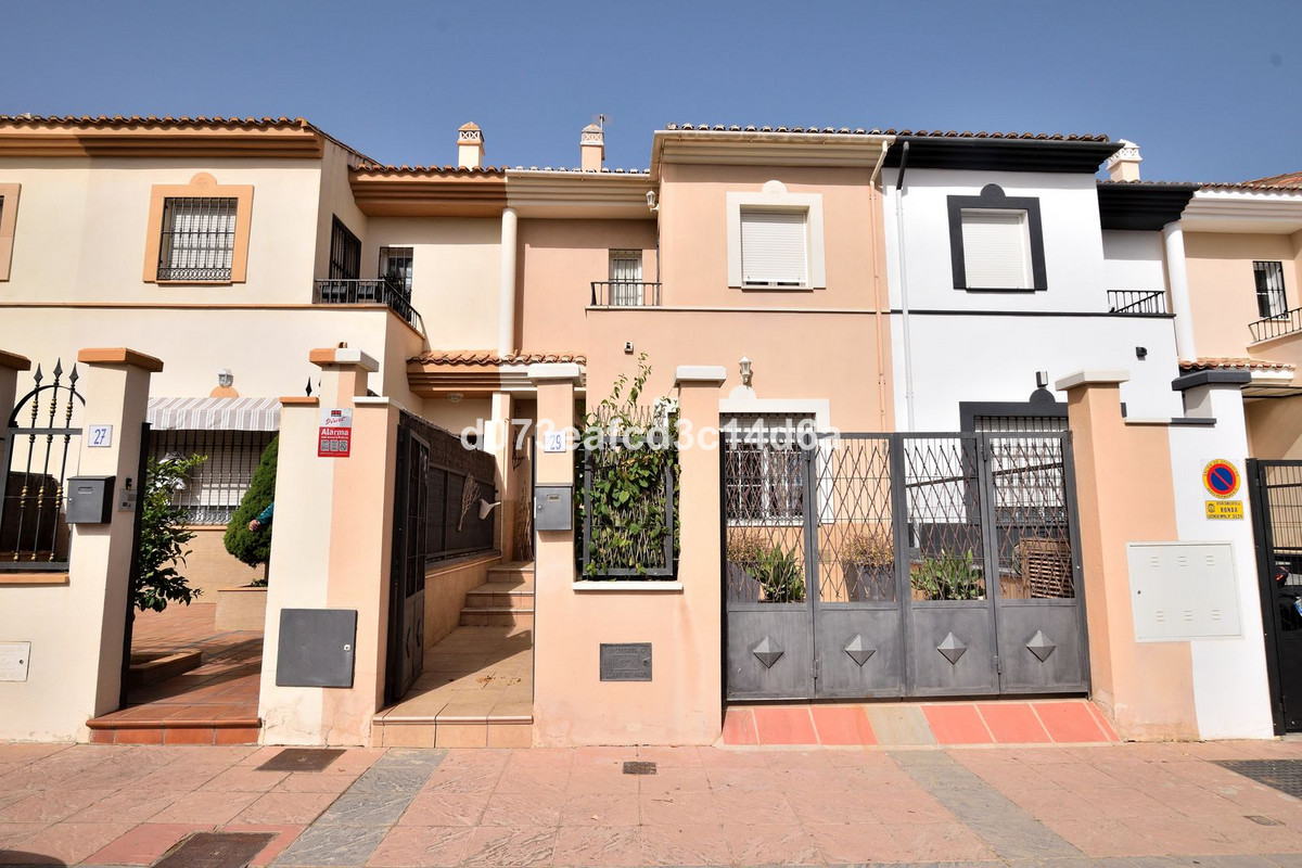 3 Bed Townhouse for sale in Ronda Costa Del Sol, Málaga, Spain