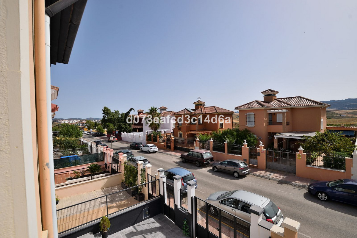 3 Bed Townhouse for sale in Ronda Costa Del Sol, Málaga, Spain