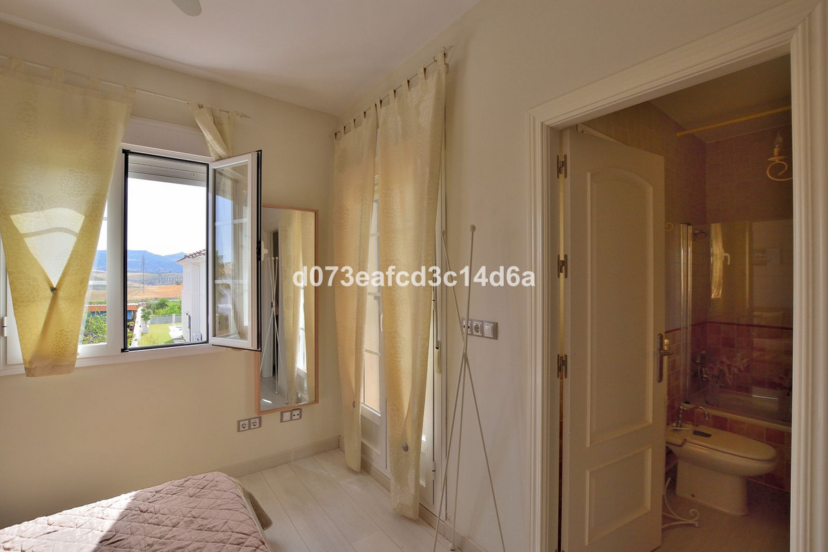 3 Bed Townhouse for sale in Ronda Costa Del Sol, Málaga, Spain