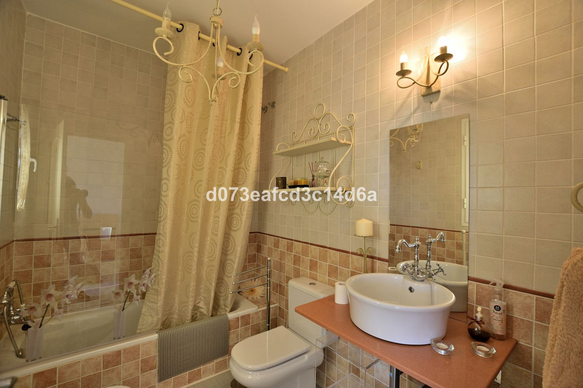 3 Bed Townhouse for sale in Ronda Costa Del Sol, Málaga, Spain