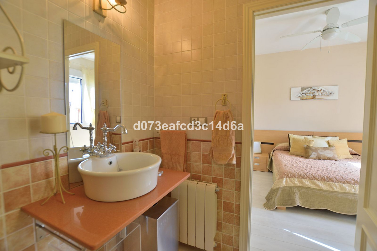 3 Bed Townhouse for sale in Ronda Costa Del Sol, Málaga, Spain