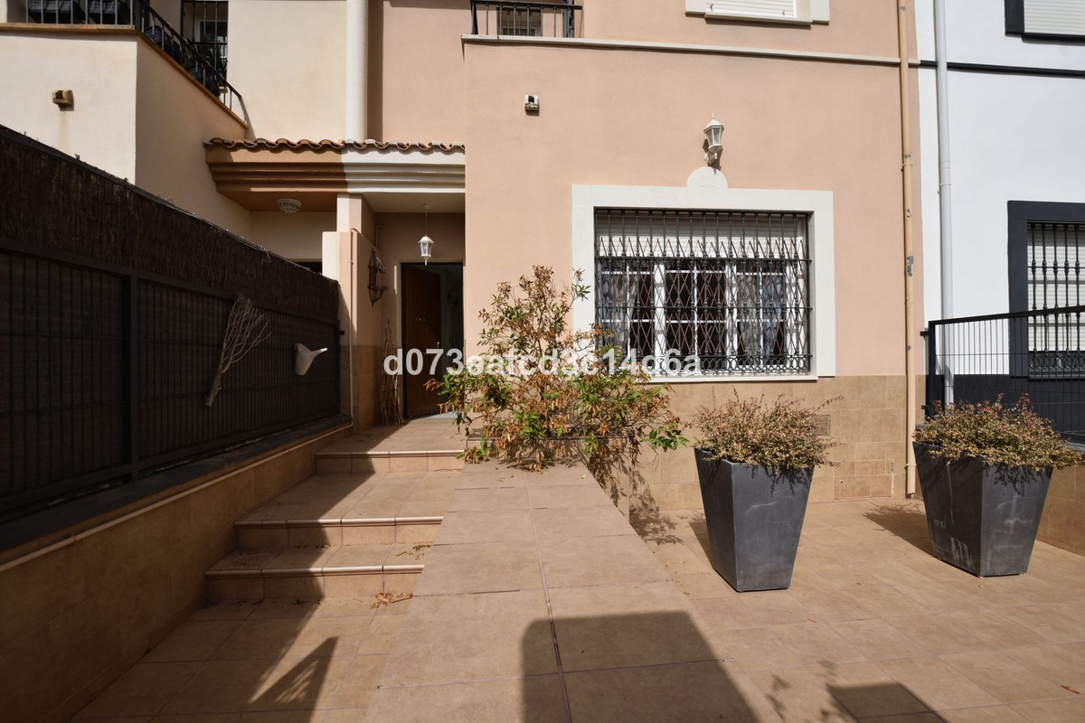 3 Bed Townhouse for sale in Ronda Costa Del Sol, Málaga, Spain