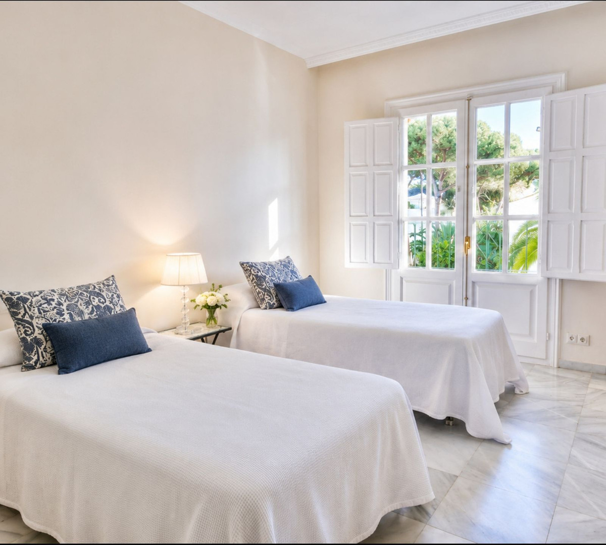 3 Bed Apartment for sale in Estepona Costa Del Sol, Málaga, Spain