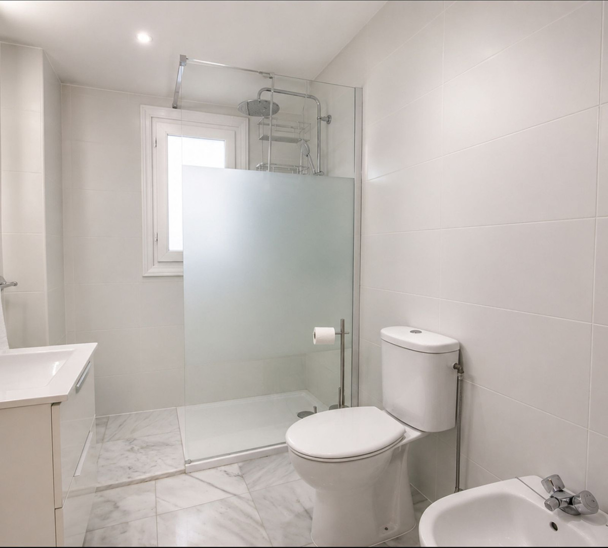 3 Bed Apartment for sale in Estepona Costa Del Sol, Málaga, Spain