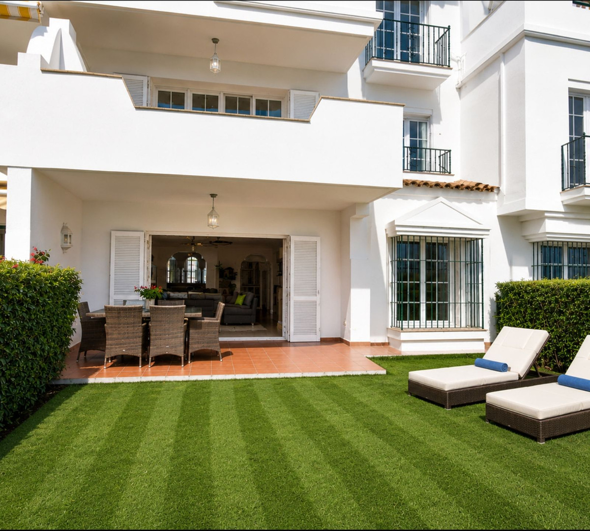 3 Bed Apartment for sale in Estepona Costa Del Sol, Málaga, Spain