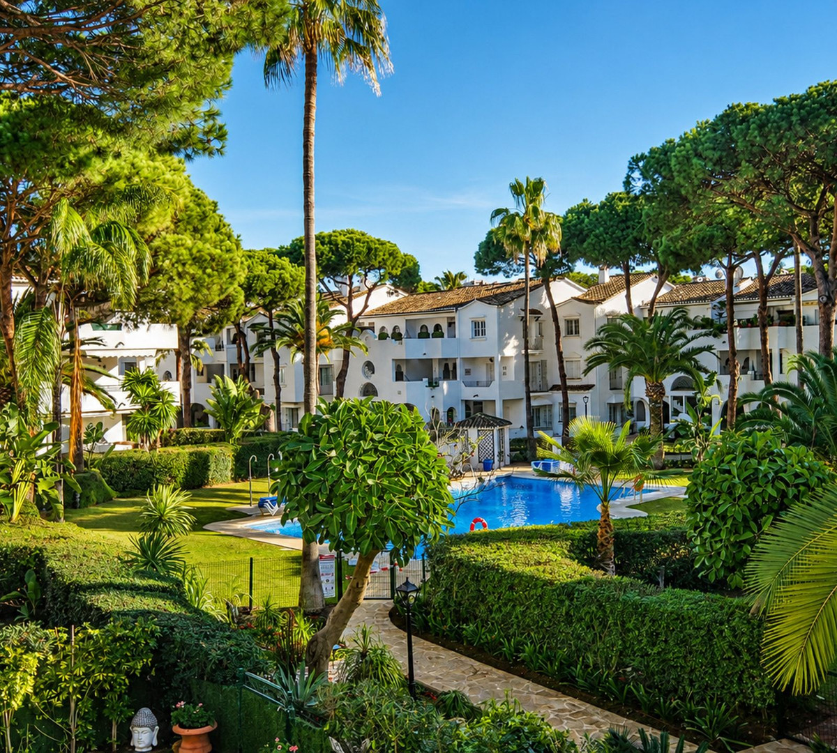 3 Bed Apartment for sale in Estepona Costa Del Sol, Málaga, Spain