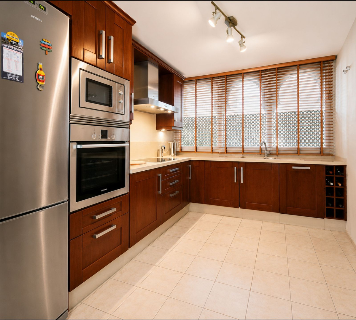 3 Bed Apartment for sale in Estepona Costa Del Sol, Málaga, Spain