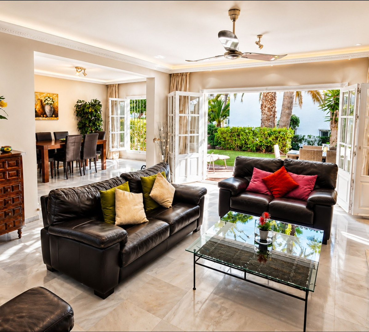 3 Bed Apartment for sale in Estepona Costa Del Sol, Málaga, Spain