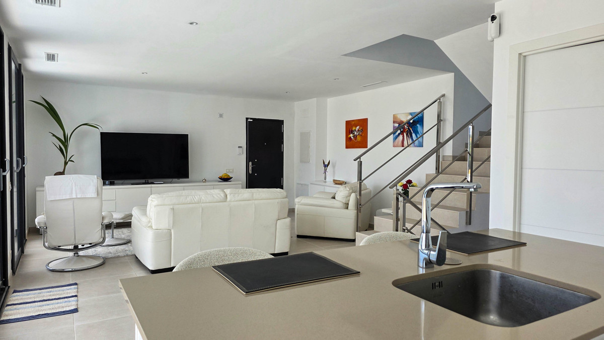 3 Bed Townhouse for sale in La Duquesa Costa Del Sol, Málaga, Spain