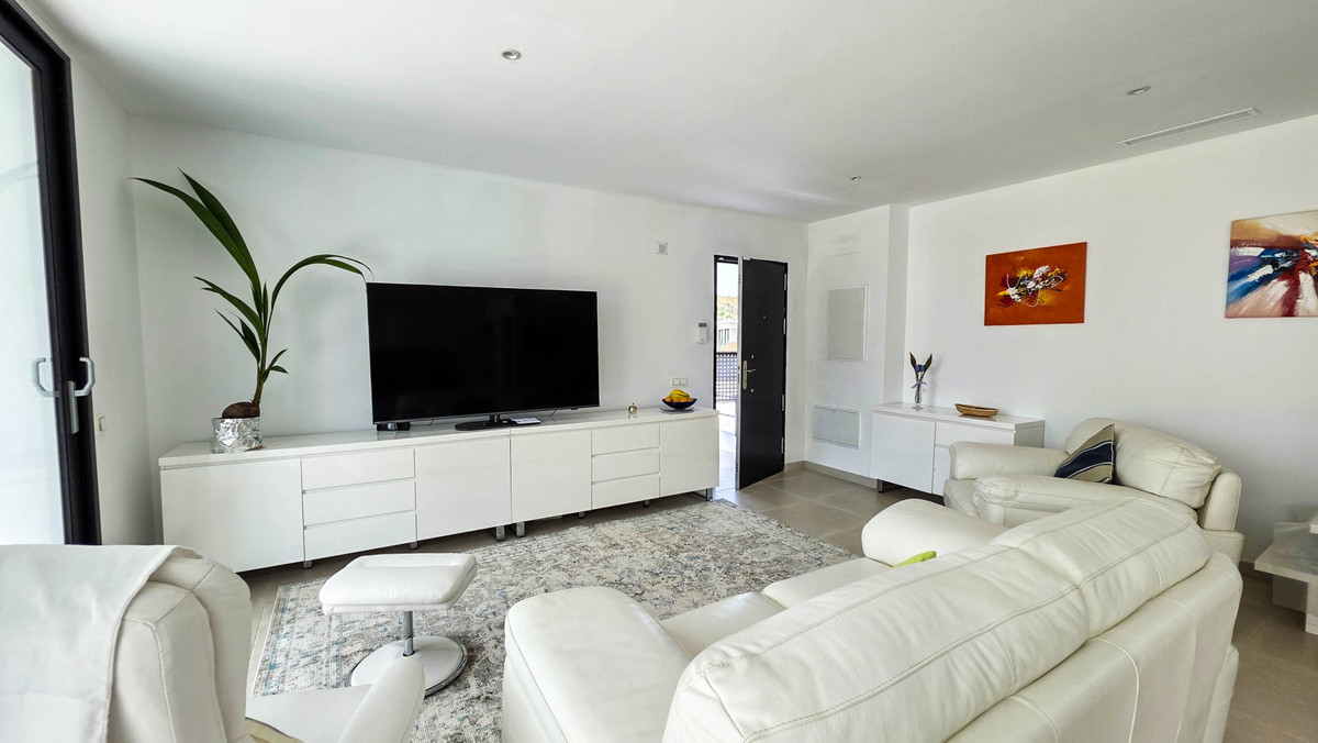 3 Bed Townhouse for sale in La Duquesa Costa Del Sol, Málaga, Spain