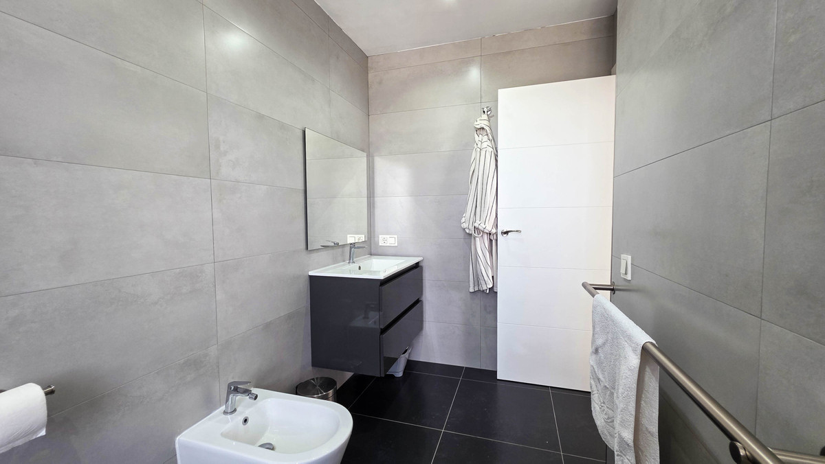 3 Bed Townhouse for sale in La Duquesa Costa Del Sol, Málaga, Spain