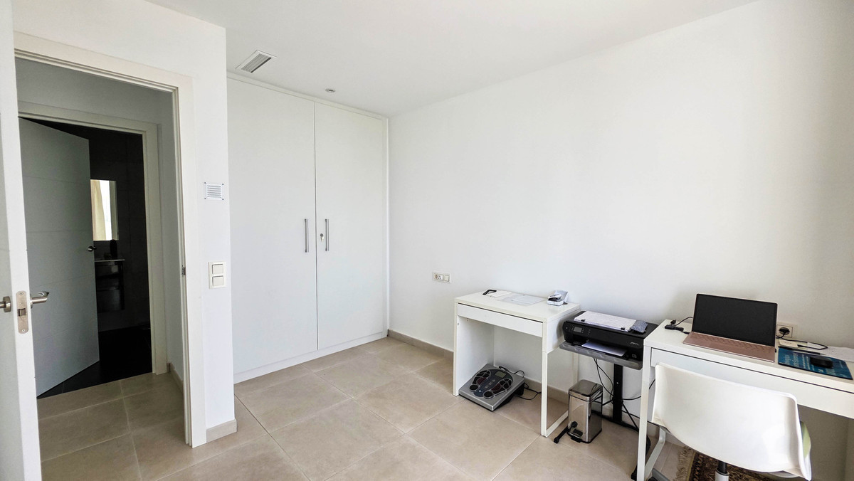 3 Bed Townhouse for sale in La Duquesa Costa Del Sol, Málaga, Spain