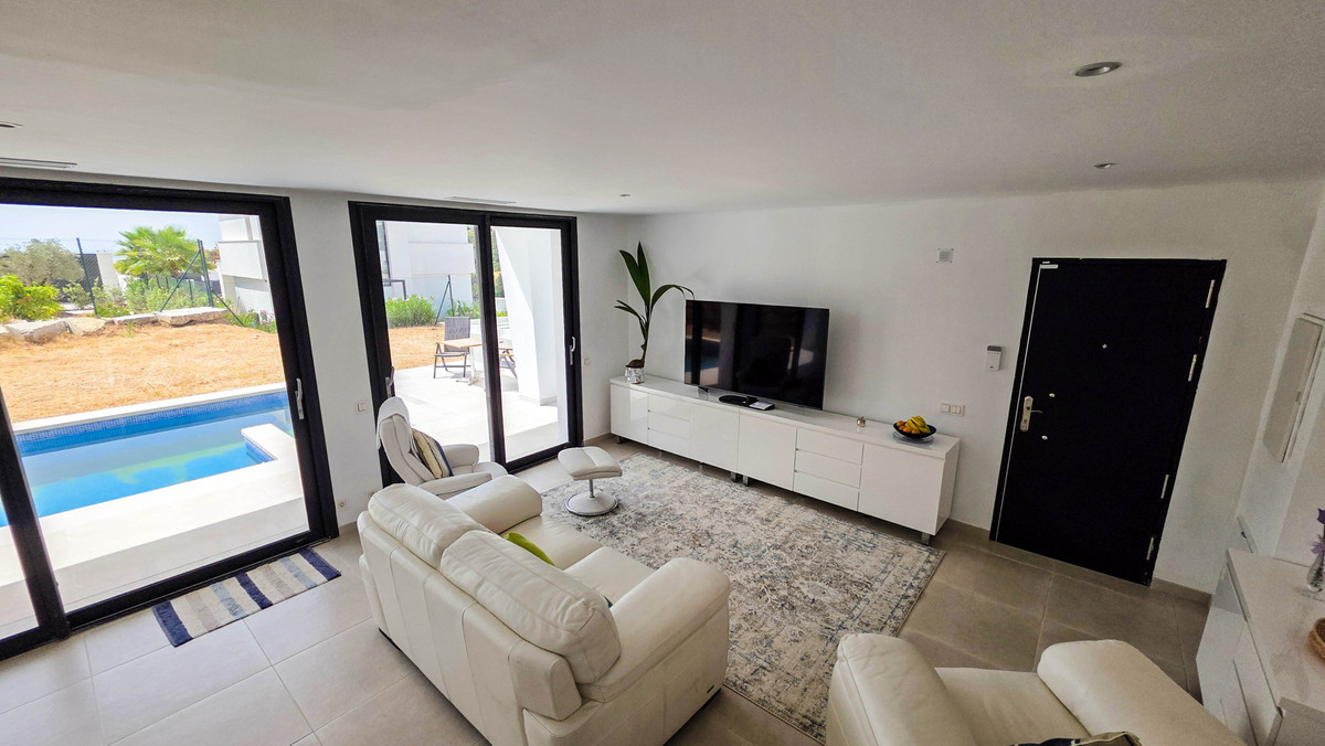 3 Bed Townhouse for sale in La Duquesa Costa Del Sol, Málaga, Spain