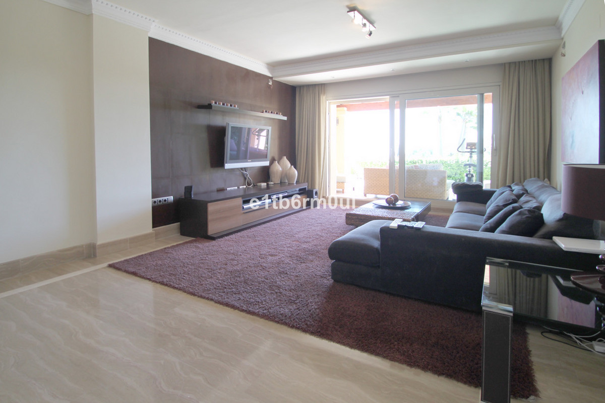3 Bed Apartment for sale in The Golden Mile Costa Del Sol, Málaga, Spain