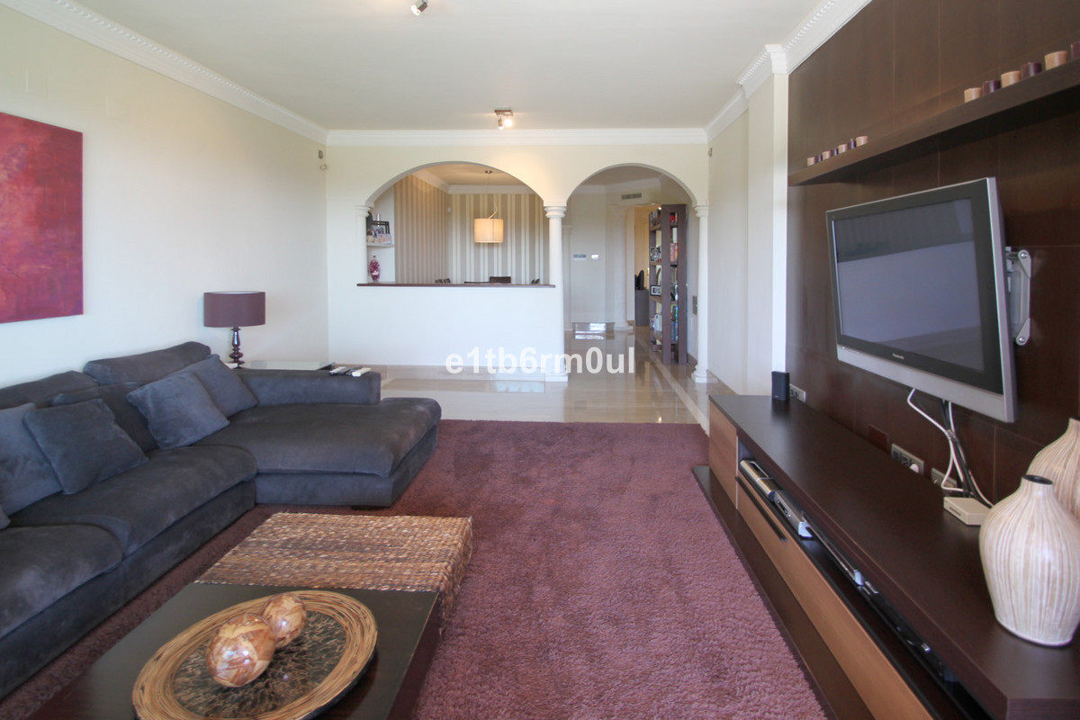 3 Bed Apartment for sale in The Golden Mile Costa Del Sol, Málaga, Spain