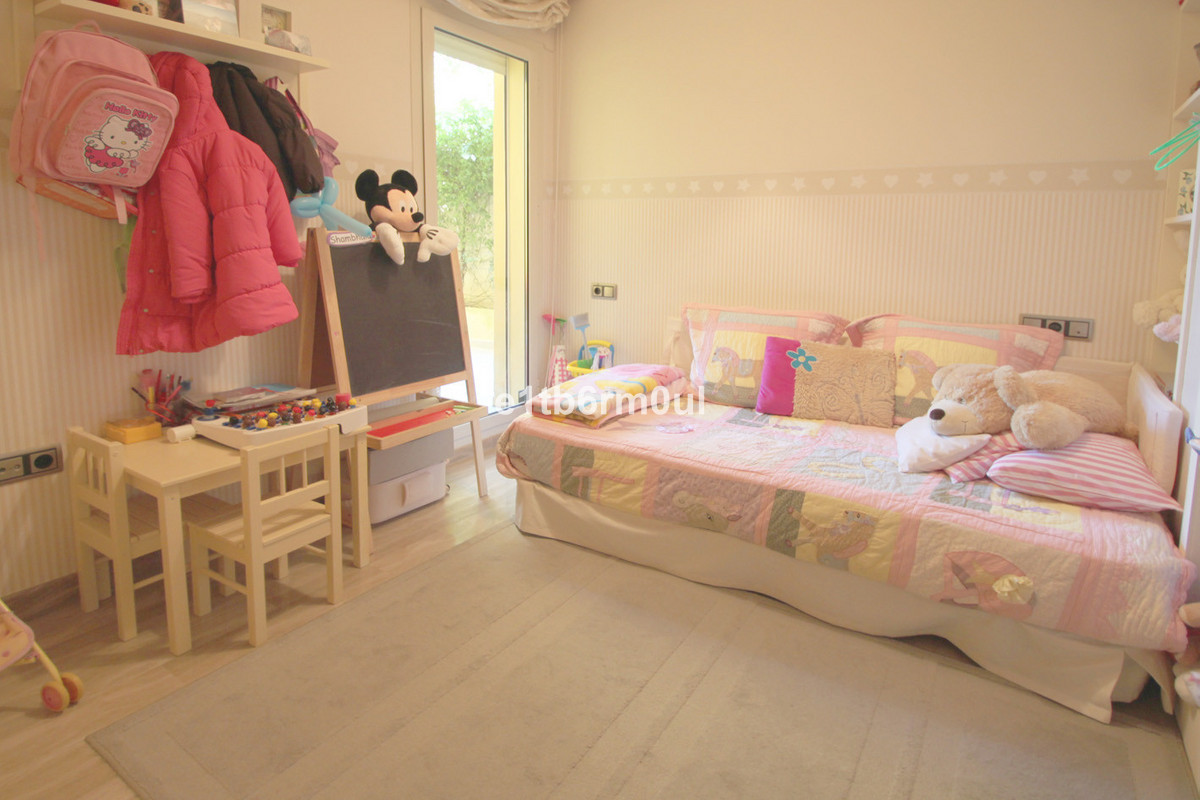 3 Bed Apartment for sale in The Golden Mile Costa Del Sol, Málaga, Spain