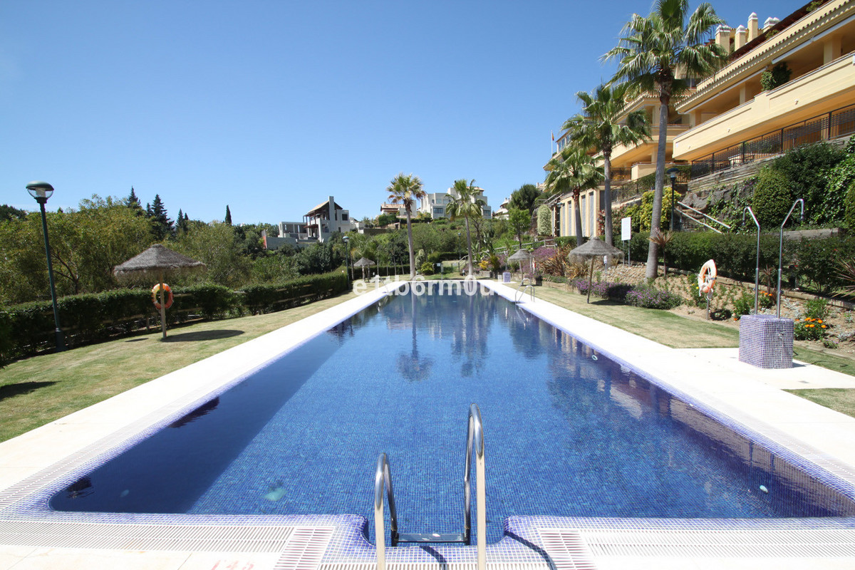 3 Bed Apartment for sale in The Golden Mile Costa Del Sol, Málaga, Spain