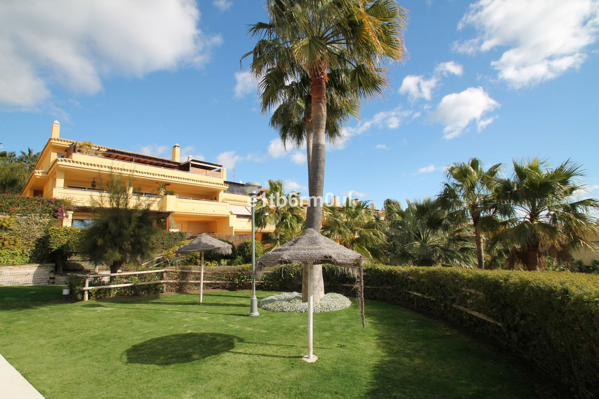 3 Bed Apartment for sale in The Golden Mile Costa Del Sol, Málaga, Spain