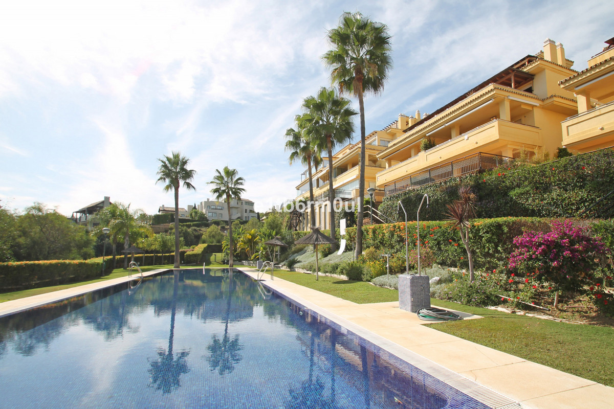 3 Bed Apartment for sale in The Golden Mile Costa Del Sol, Málaga, Spain