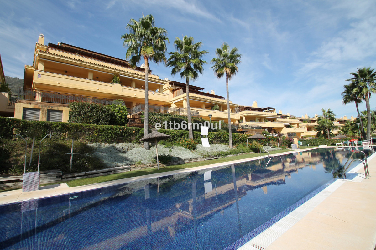 3 Bed Apartment for sale in The Golden Mile Costa Del Sol, Málaga, Spain
