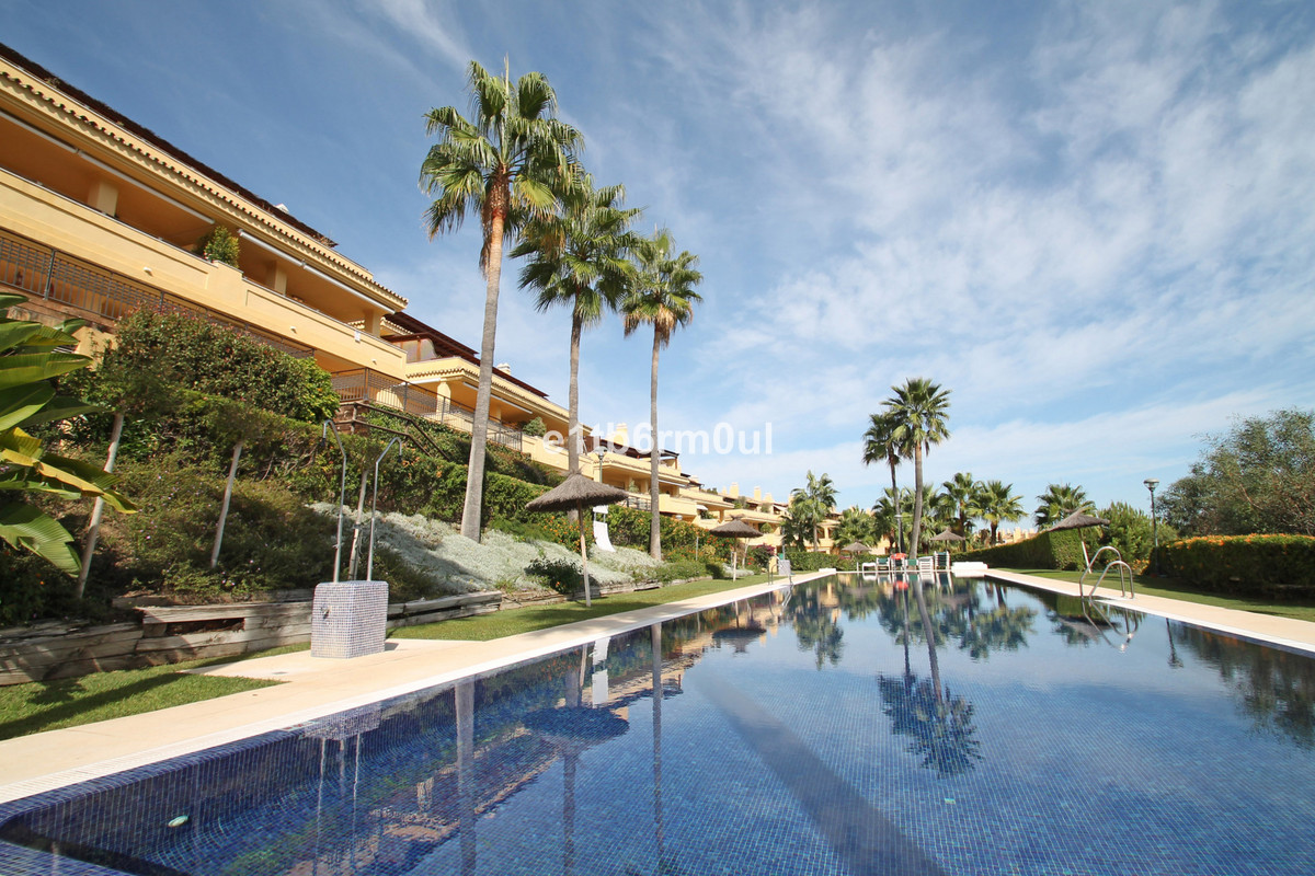 3 Bed Apartment for sale in The Golden Mile Costa Del Sol, Málaga, Spain