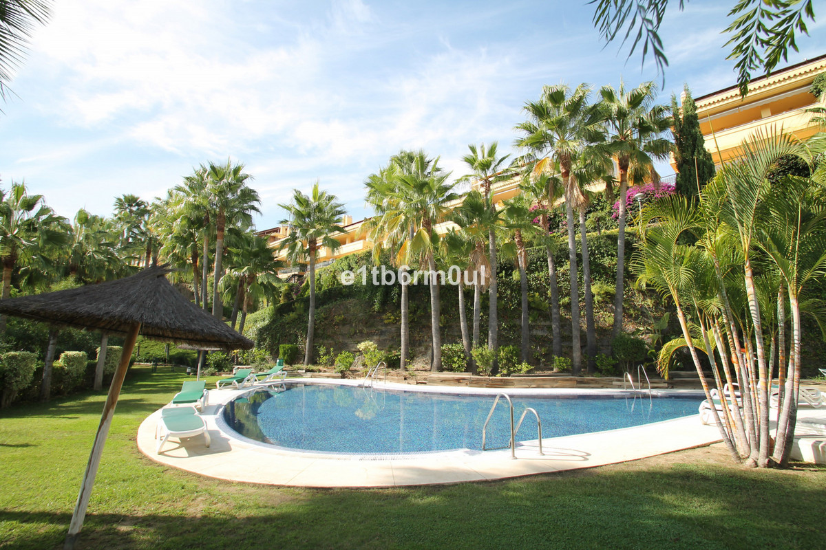 3 Bed Apartment for sale in The Golden Mile Costa Del Sol, Málaga, Spain