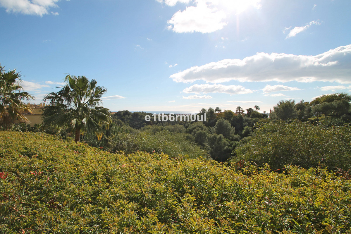 3 Bed Apartment for sale in The Golden Mile Costa Del Sol, Málaga, Spain