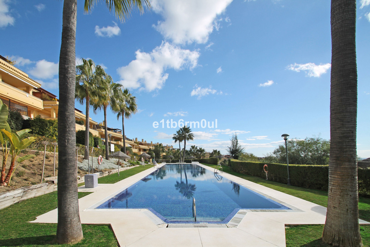 3 Bed Apartment for sale in The Golden Mile Costa Del Sol, Málaga, Spain