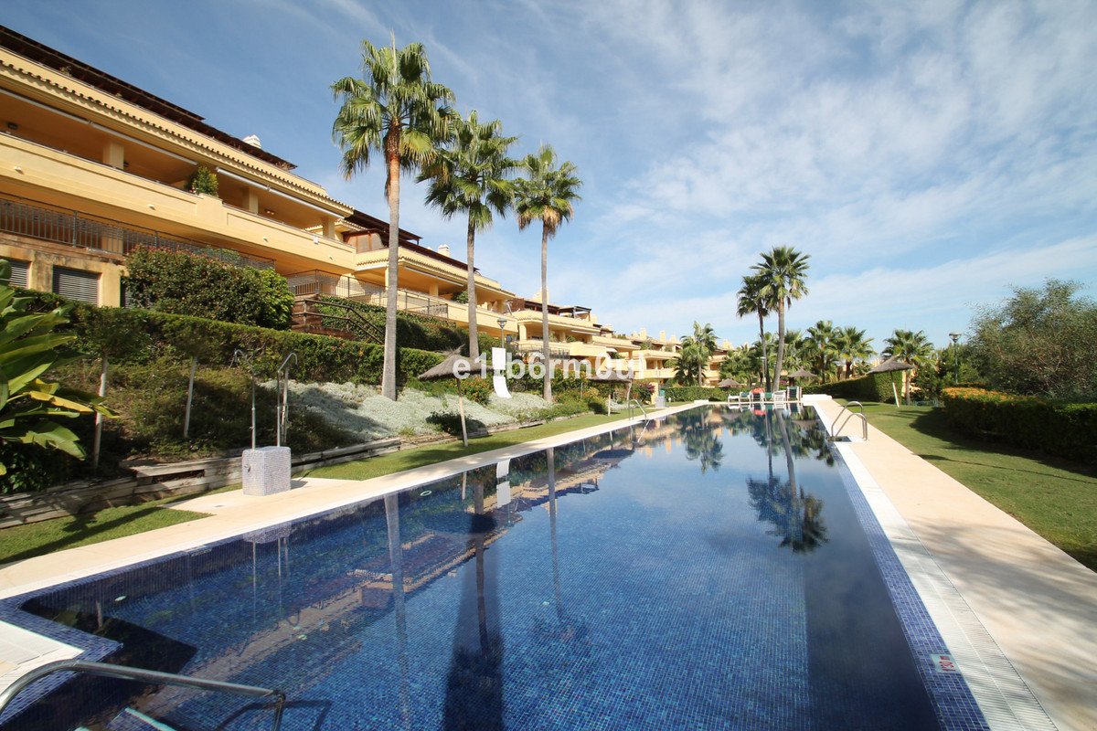3 Bed Apartment for sale in The Golden Mile Costa Del Sol, Málaga, Spain