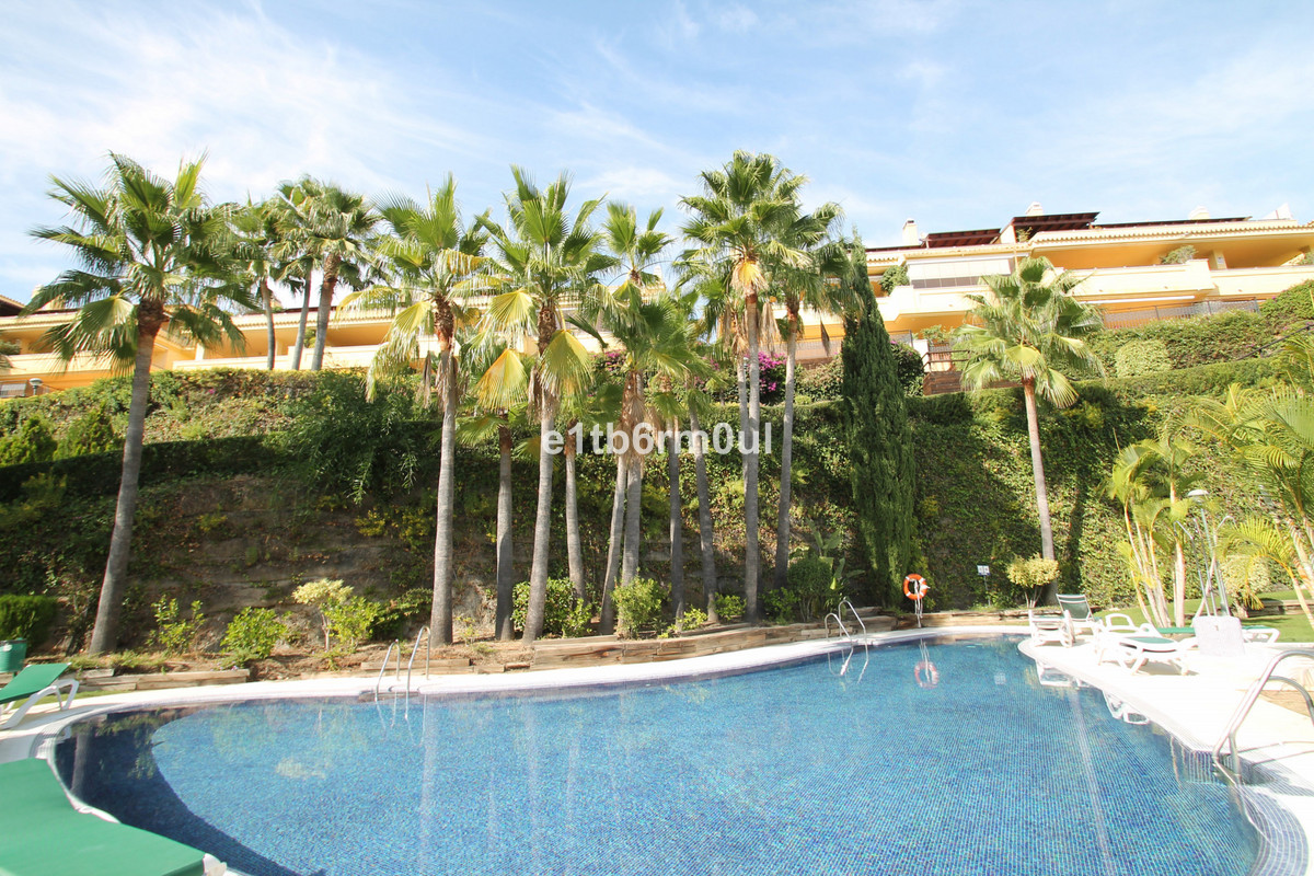 3 Bed Apartment for sale in The Golden Mile Costa Del Sol, Málaga, Spain