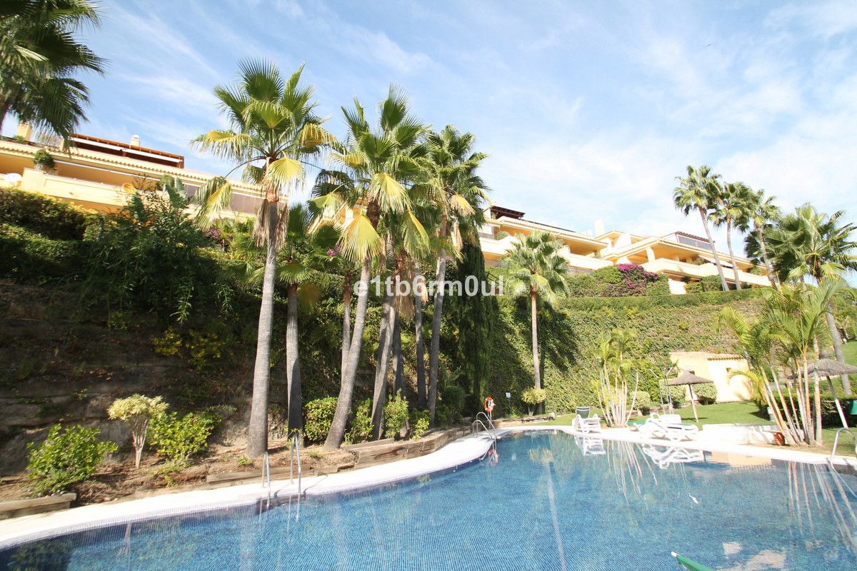 3 Bed Apartment for sale in The Golden Mile Costa Del Sol, Málaga, Spain