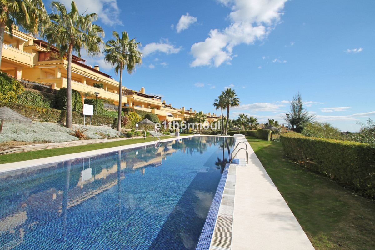 3 Bed Apartment for sale in The Golden Mile Costa Del Sol, Málaga, Spain