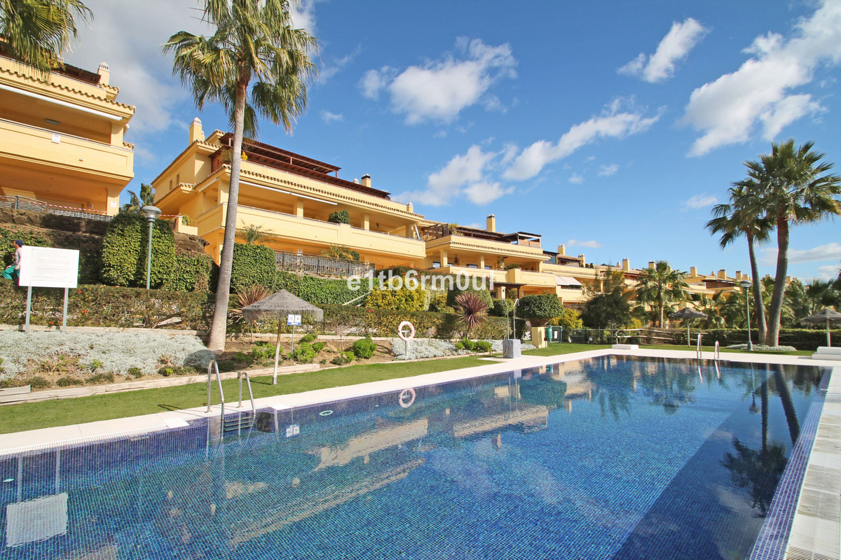 3 Bed Apartment for sale in The Golden Mile Costa Del Sol, Málaga, Spain