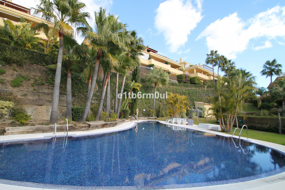 3 Bed Apartment for sale in The Golden Mile Costa Del Sol, Málaga, Spain