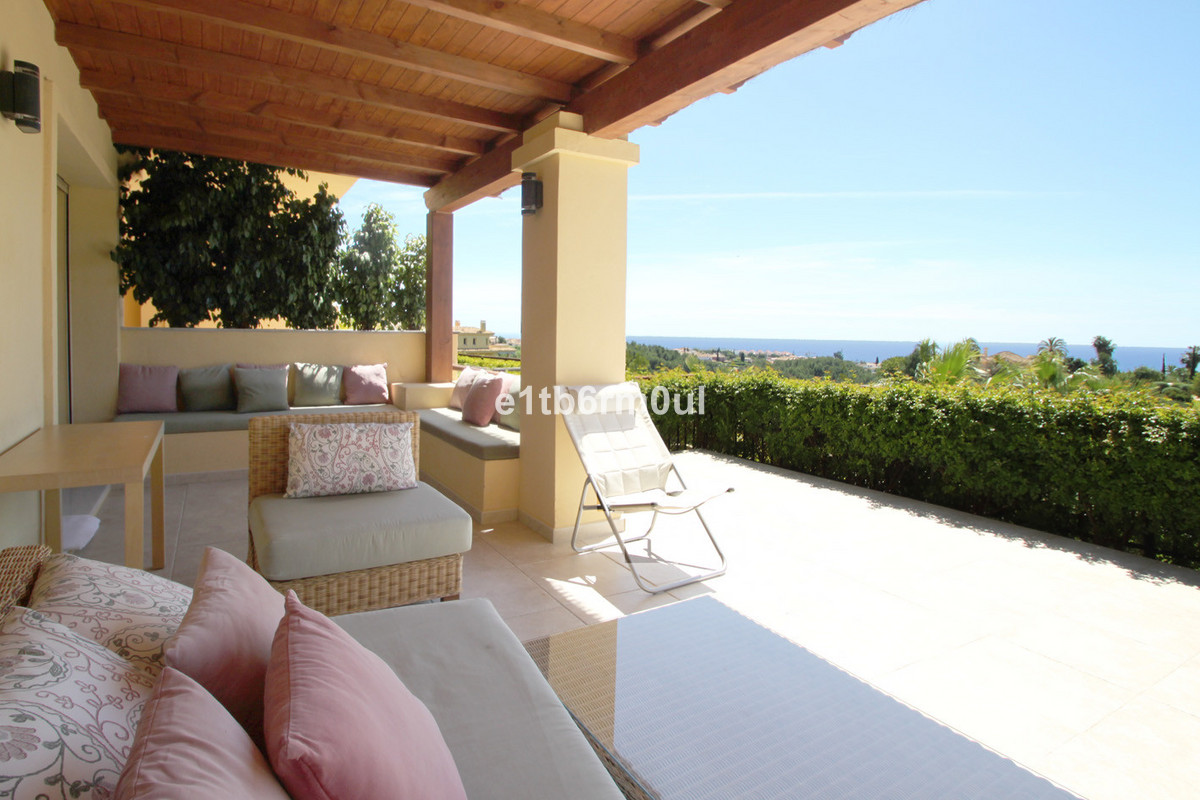 3 Bed Apartment for sale in The Golden Mile Costa Del Sol, Málaga, Spain