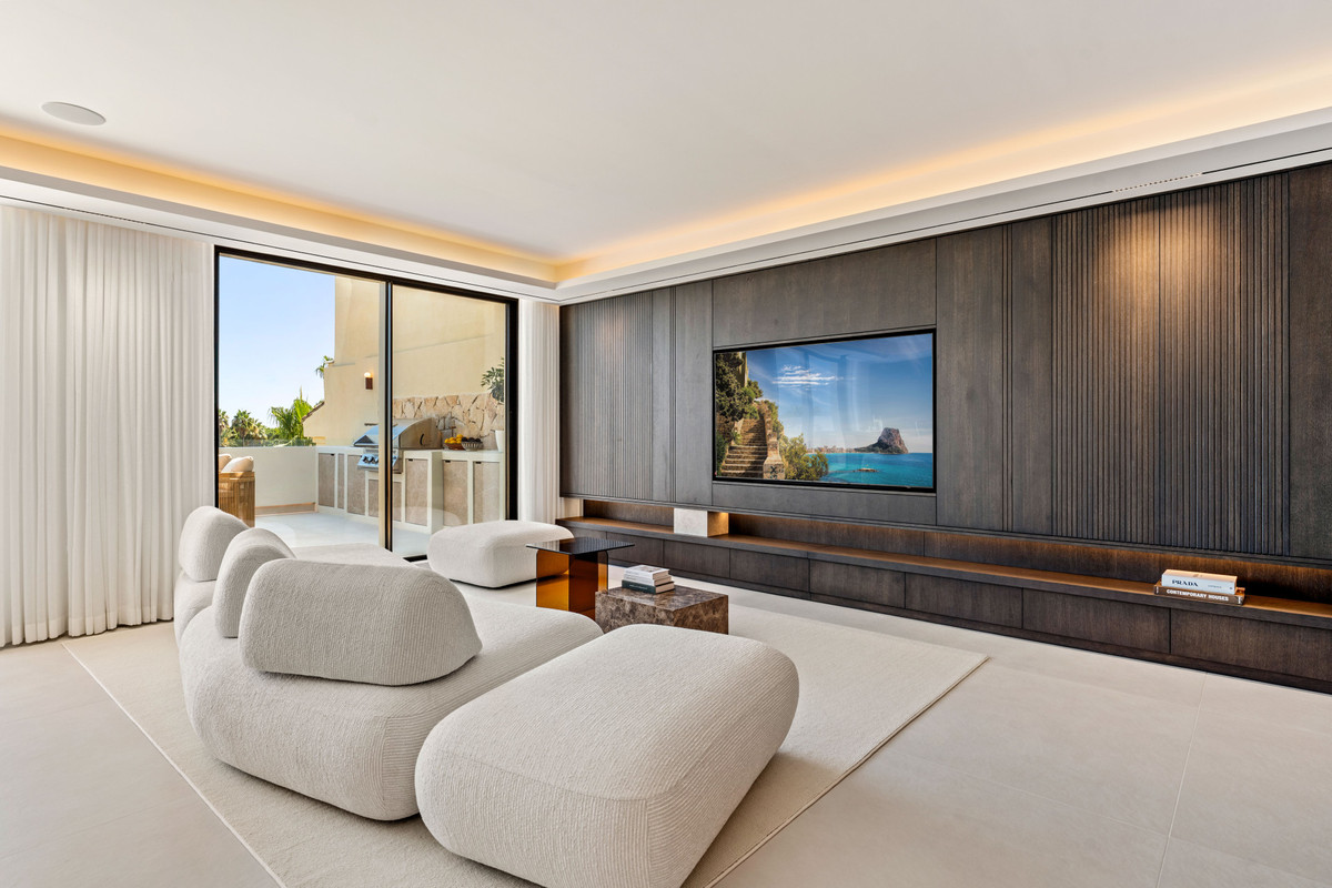4 Bed Apartment for sale in The Golden Mile Costa Del Sol, Málaga, Spain