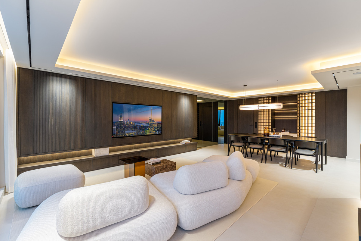 4 Bed Apartment for sale in The Golden Mile Costa Del Sol, Málaga, Spain