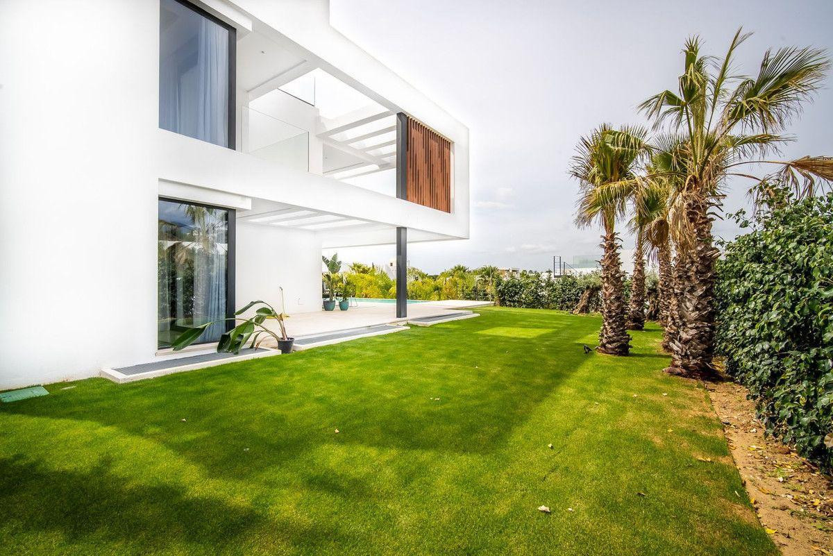 6 Bed Townhouse for sale in Nueva Andalucía Costa Del Sol, Málaga, Spain